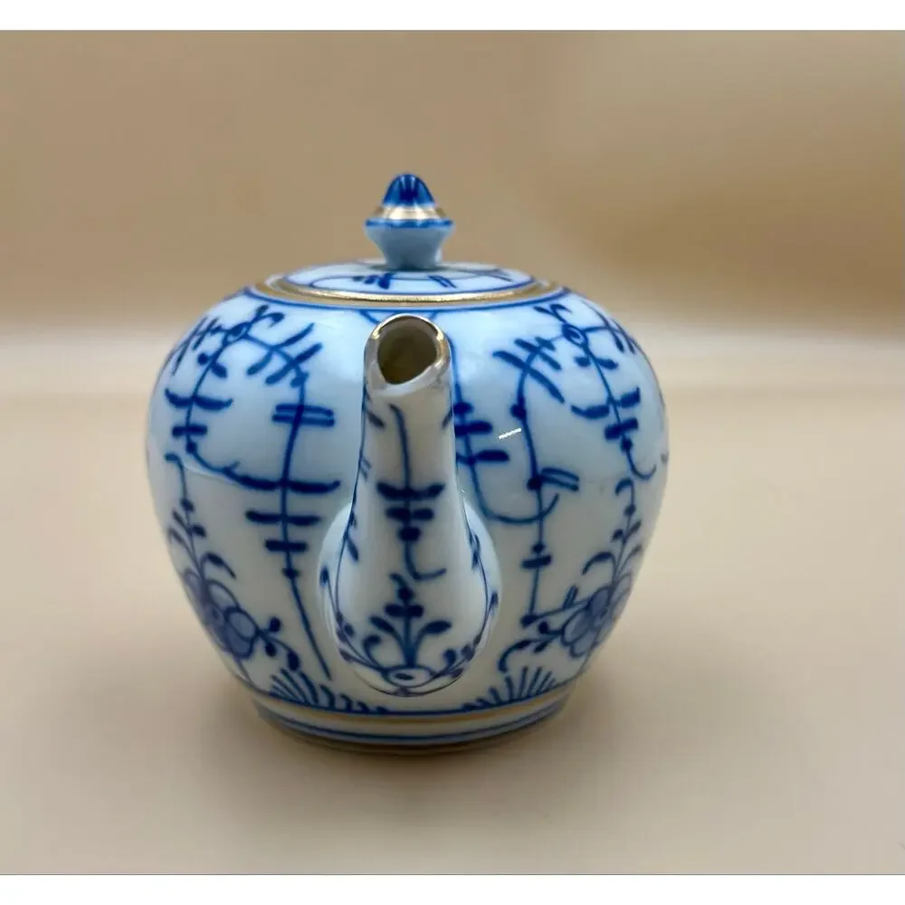 Vintage Thomas Bavaria Germany Blue Onion Porcelain Teapot 4.5” Spout Chip